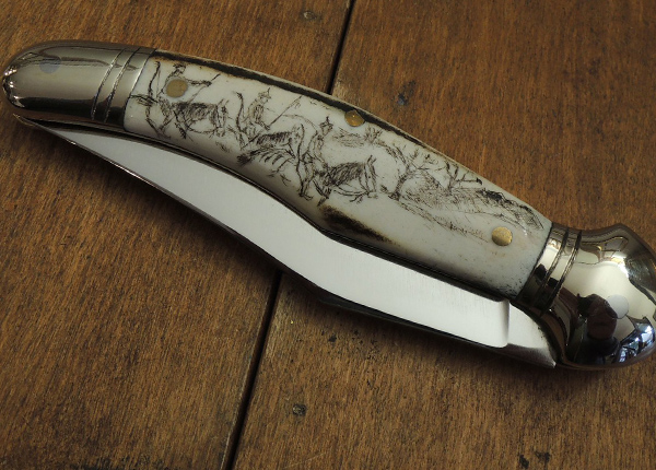 Knife made out of antler