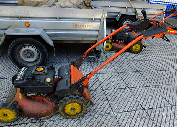 Lawn mower and trailer