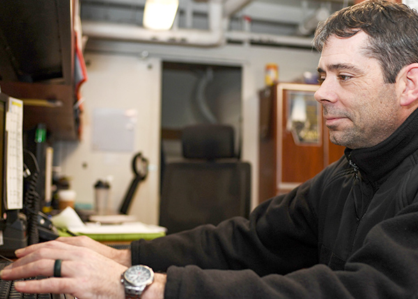 Man using a computer